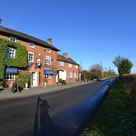 The Royal Arms Hotel Sutton Cheney Eksteriør bilde