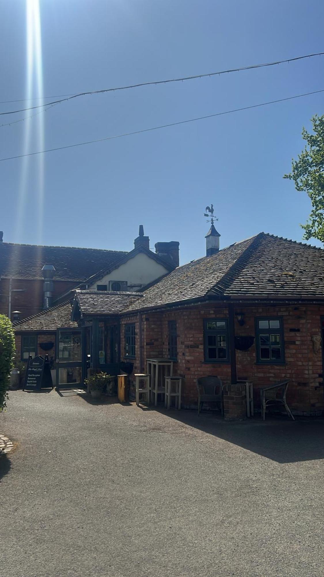 The Royal Arms Hotel Sutton Cheney Eksteriør bilde