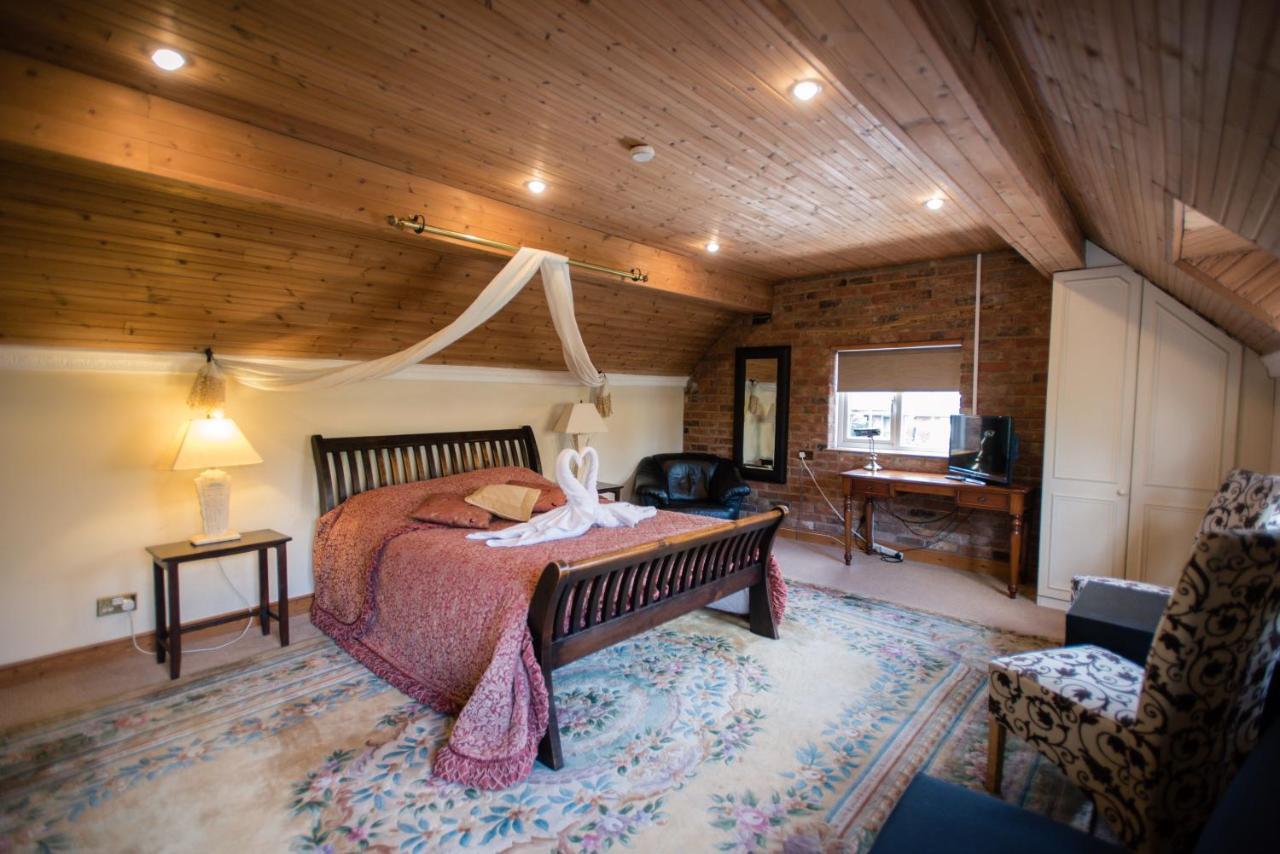 The Royal Arms Hotel Sutton Cheney Eksteriør bilde