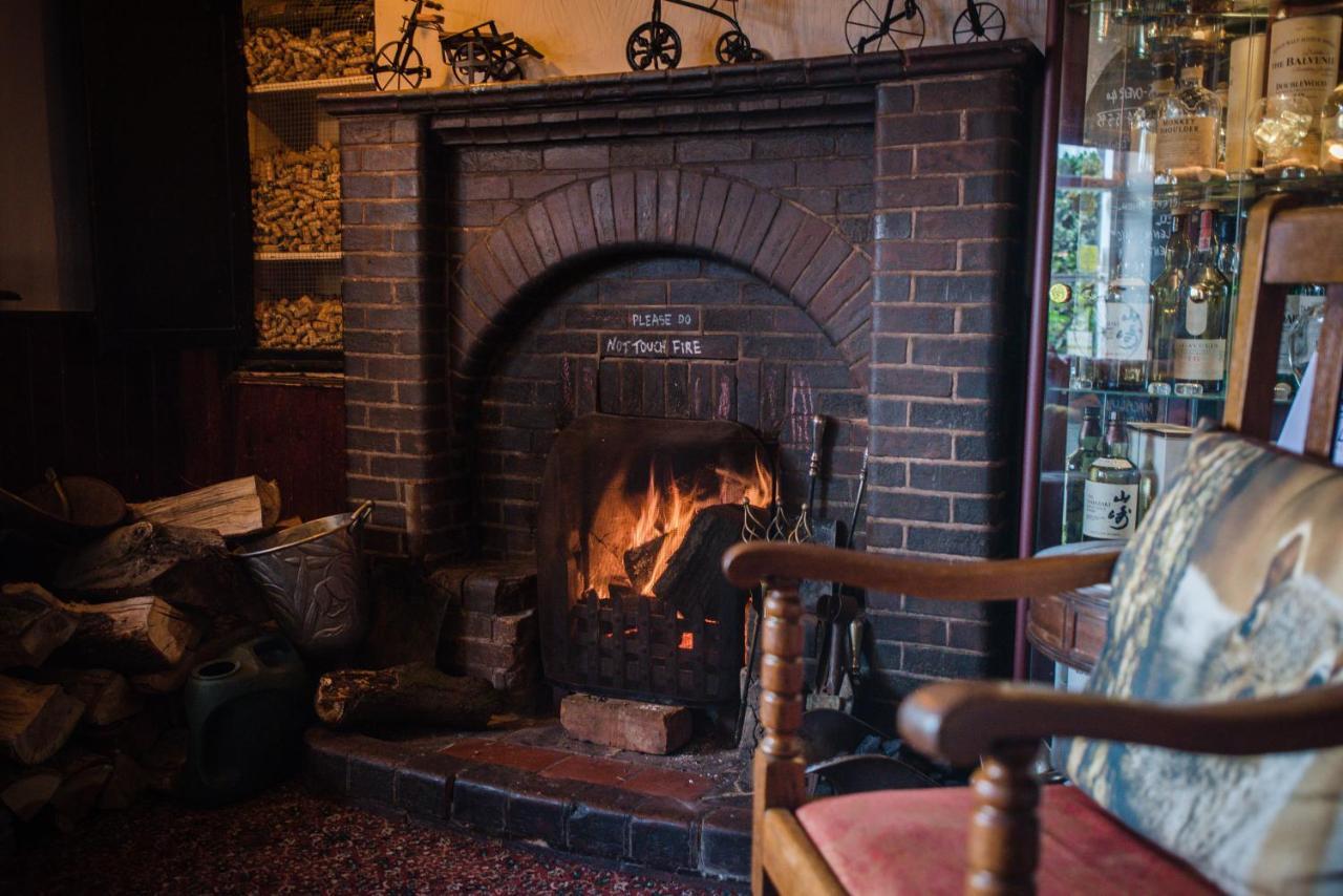 The Royal Arms Hotel Sutton Cheney Eksteriør bilde